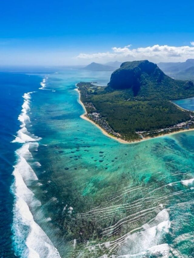 10 surprising facts about underwater waterfall