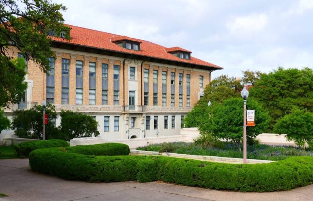 The University of Texas at Austin: A Complete Guide 3 The University of Texas at Austin